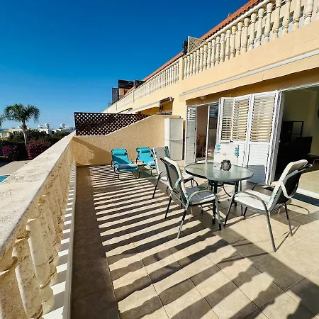 Διαμέρισμα Sea View Family With Pool