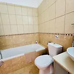 Sea View Family With Pool Апартаменты