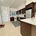 Sea View Family With Pool Апартаменты *
