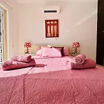 Sea View Family With Pool Апартаменты *
