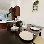 Sea View Family With Pool Апартаменты