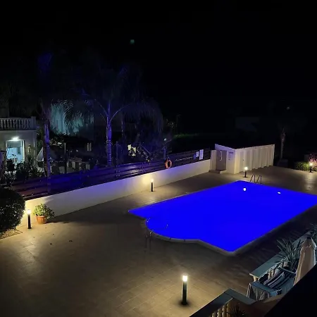 Sea View Family With Pool Kissonerga