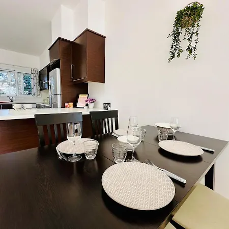 Sea View Family With Pool Apartment