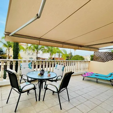 Sea View Family With Pool Apartmán *