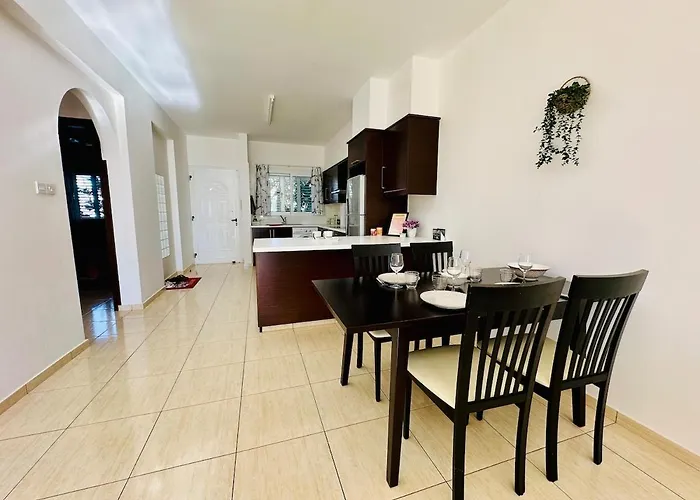 Sea View Family With Pool Apartmán *