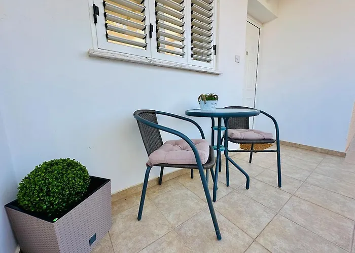 Sea View Family With Pool Apartmán *